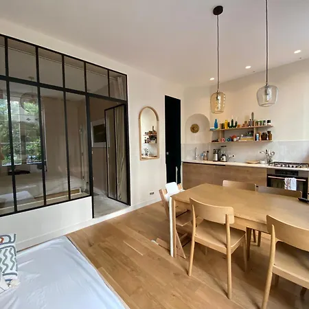 Charming For 4 People 14 Paris